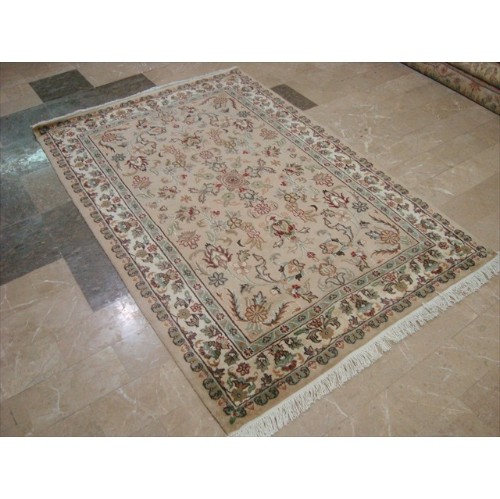 Exclusive Ivory Medallion Flowers Lovely Area Rug Hand Knotted Wool Silk Carpet'
