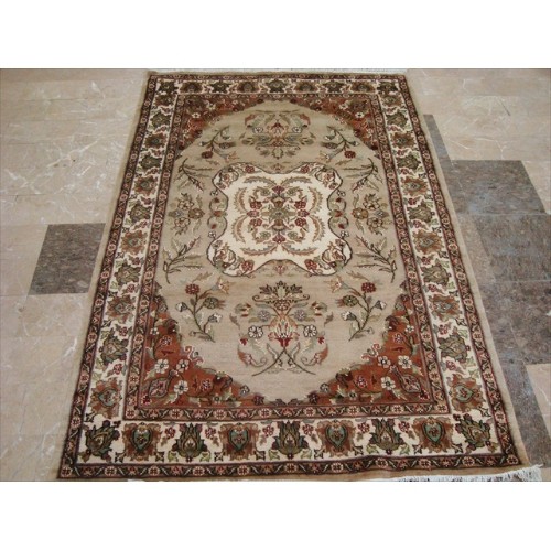AHMEDANI  Awesome Medallion Flowers Rectangle Area Rug Hand Knotted Wool Silk Carpet (6 X 4)' In Ivory