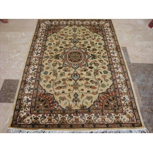 AHMEDANI  Awesome Medallion Flowers Lovely Area Rug Hand Knotted Wool Silk Carpet (6 X 4)' In Ivory