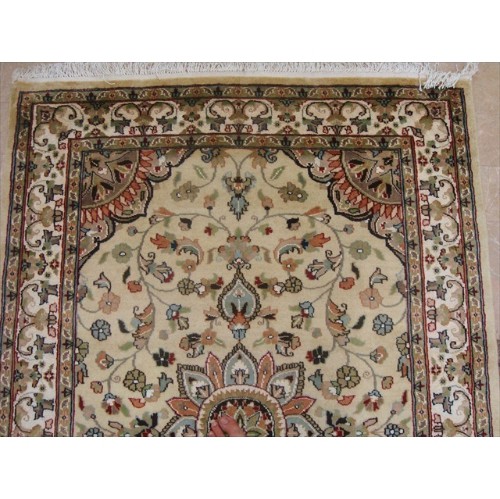 Awesome Ivory Medallion Flowers Lovely Area Rug Hand Knotted Wool Silk Carpet'