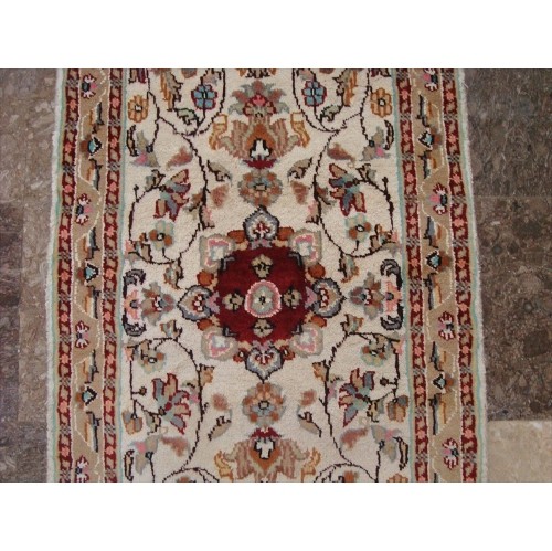 Love Ivory Floral Medallion Hand Knotted Runner Rug Wool Silk Carpet'