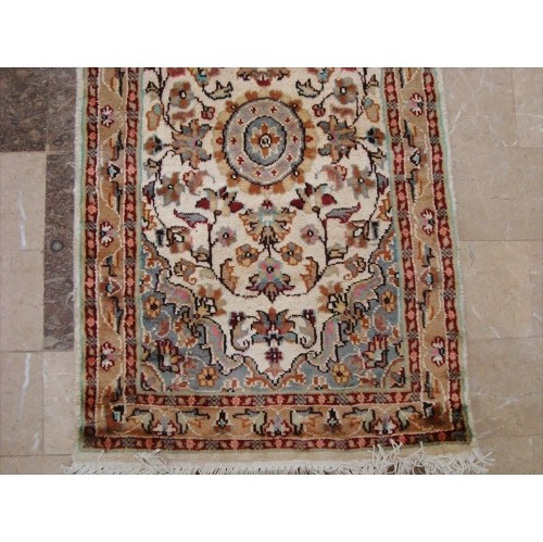 Love Ivory Floral Medallion Hand Knotted Runner Rug Wool Silk Carpet'