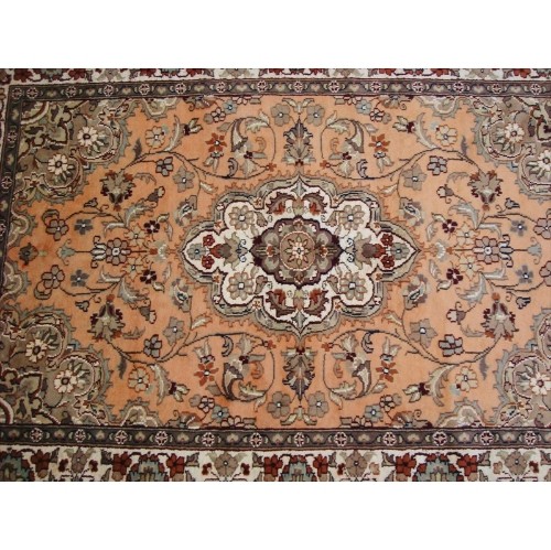 AHMEDANI  Pestal Flower Allover Kashan Area Rug Hand Knotted Silk Wool Carpet (6 X 4)' In Ivory