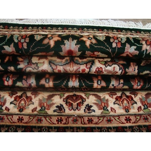 Wow Exclusive Exotic Dark Green Floral Rare Hand Knotted Area Rug'