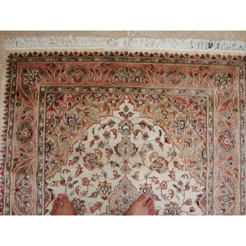 Awesome Sarafiann Floral Medallion Area Rug Hand Knotted Wool Silk Carpet'