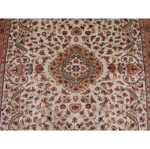 Wow Pestal Ivory Medallion Vaas Rectangle Area Rug Hand Knotted Wool Silk Carpet'