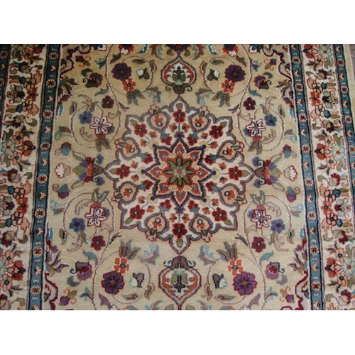 Beige Ivory Lovely Medallion Flower Area Rug Hand Knotted Wool Silk Carpet'
