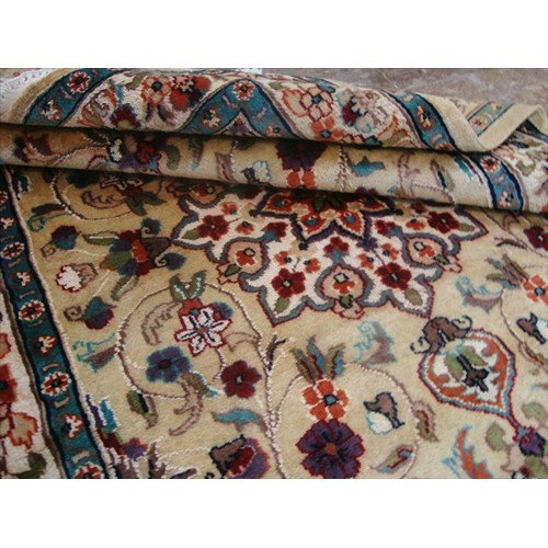 Beige Ivory Lovely Medallion Flower Area Rug Hand Knotted Wool Silk Carpet'