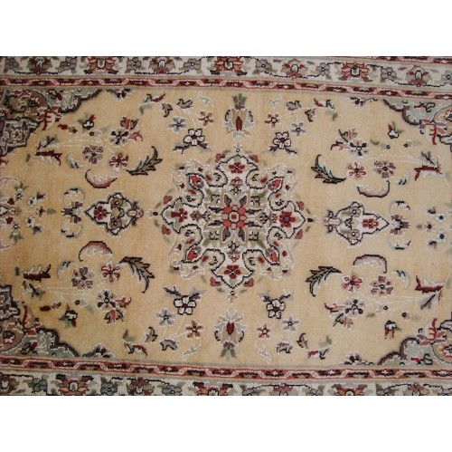 Ahmedani Gorgeous Floral Medallion Hand Knotted Wool Silk Carpet 5.1' x 2.11' Area Rug - Cream
