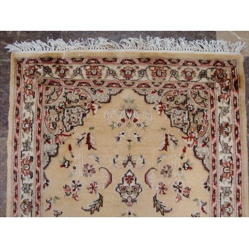 Ahmedani Gorgeous Floral Medallion Hand Knotted Wool Silk Carpet 5.1' x 2.11' Area Rug - Cream