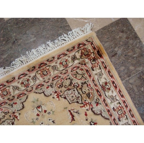 Ahmedani Gorgeous Floral Medallion Hand Knotted Wool Silk Carpet 5.1' x 2.11' Area Rug - Cream