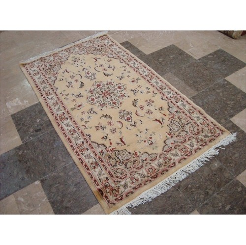 Ahmedani Gorgeous Floral Medallion Hand Knotted Wool Silk Carpet 5.1' x 2.11' Area Rug - Cream