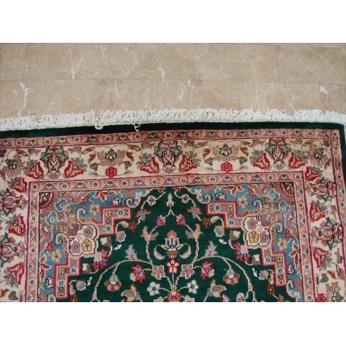 Ahmedani Awesome Love Beauty Floral Oriental Rug Hand Knotted Wool Silk Carpet 6.0' x 4.1' Area Rug - Green