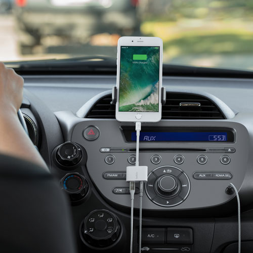 Belkin Audio + Charge RockStar Lightning to 3.5mm Headphone Jack/Lightning Adapter - White