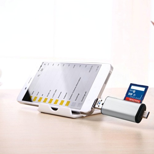 Le lecteur de cartes USB-C/USB 3.1/micro USB/OTG TF SD d’axGear pour MacBook de 12 po