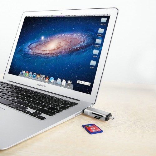 Le lecteur de cartes USB-C/USB 3.1/micro USB/OTG TF SD d’axGear pour MacBook de 12 po