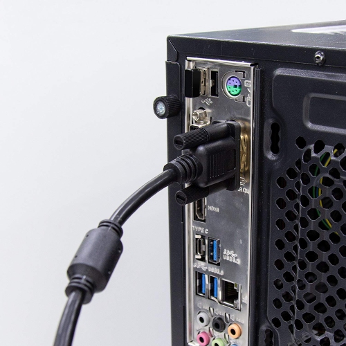 Cable Matters Gold Plated VGA Monitor Cable with Ferrites 10 Feet Bare Copper