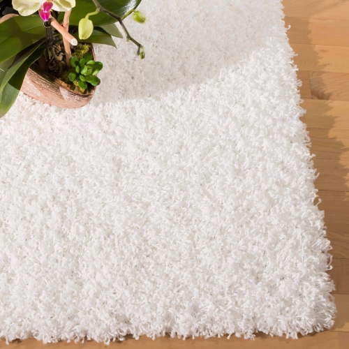 AG Home Victoria 6'7" x 9'6" Shag Area Rug - White
