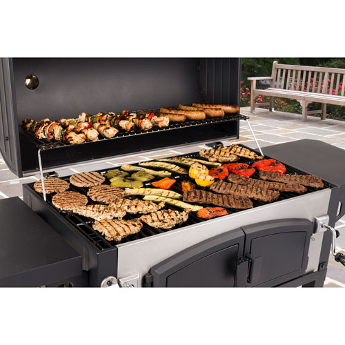 Dyna-Glo DGN576SNC-D Charcoal BBQ | Best Buy Canada