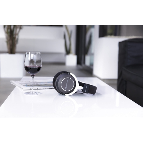beyerdynamic Amiron Wireless High-End Stereo Headphones