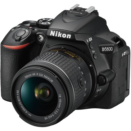 Appareil photo reflex numérique D5600 de Nikon avec objectif VR 18 mm - version américaine avec garantie du vendeur