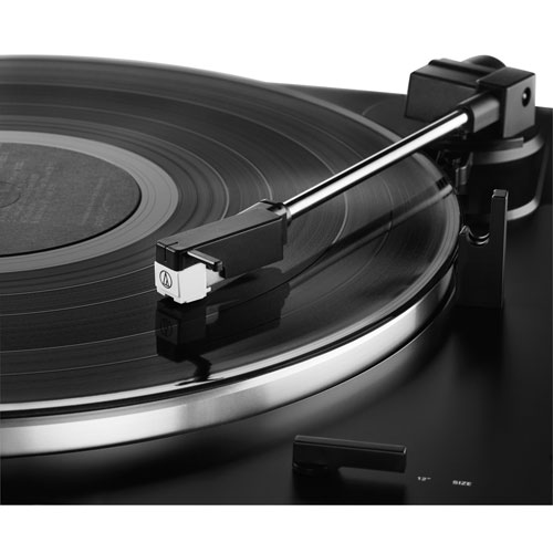 Tourne-disque à entraînement par courroie AT-LP60XBT-BK d'Audio Technica