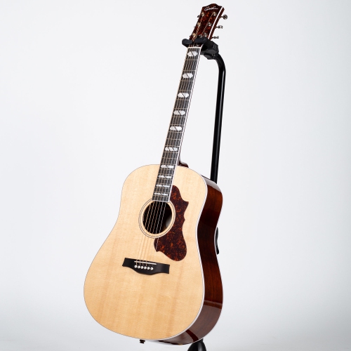Godin Metropolis LTD Acoustic-Electric Guitar - Natural