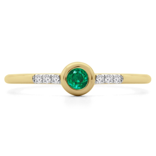 MAJESTY DIAMONDS  1/7 Ctw Round Green Emerald & Round Diamond Bezel Set Cocktail Engagement Ring In 14K Gold (Mdr190049) - Size 4 to 9 In Yellow