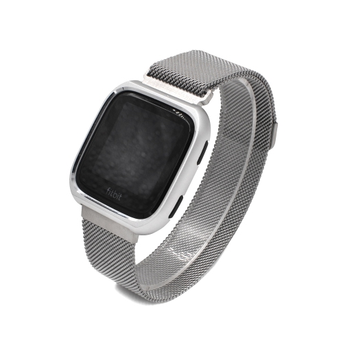 Bracelet acier inox milanais mailles de StrapsCo pour montre Versa de Fitbit avec étui-moyen-long-argenté