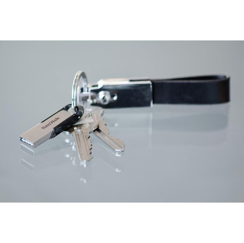 Clé 32 Go USB 3,0 Ultra Flair de SanDisk haute performance jusqu'à 150MB Go/s