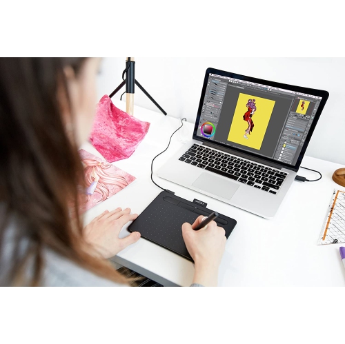 Tablette graphique pour les arts et le dessin avec logiciel en prime, dimensions&nbsp;: 7.9 x 6.3 po, noir