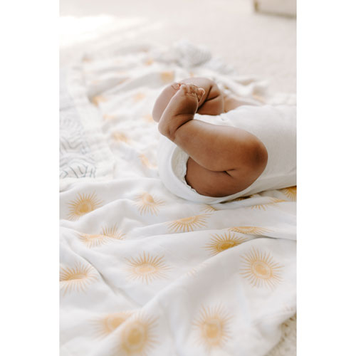 aden anais golden sun