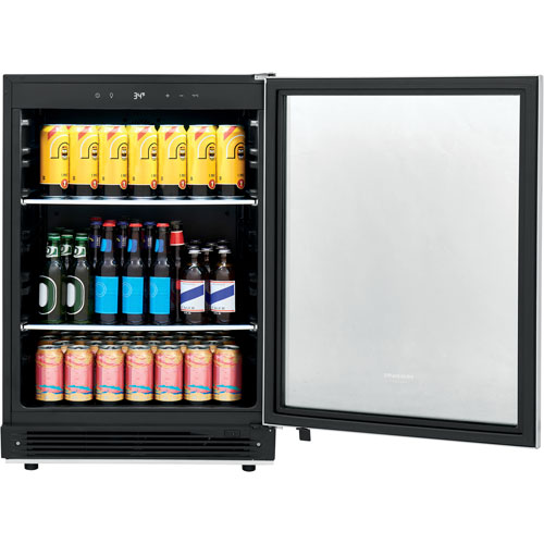 Réfrigérateur à boissons encastrable de 165 canettes de 5,3 pi³ Gallery de Frigidaire