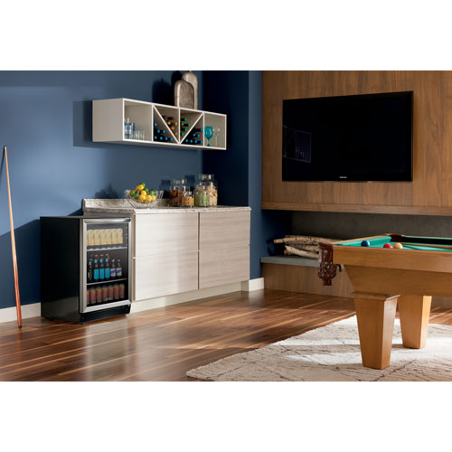 Réfrigérateur à boissons encastrable de 165 canettes de 5,3 pi³ Gallery de Frigidaire