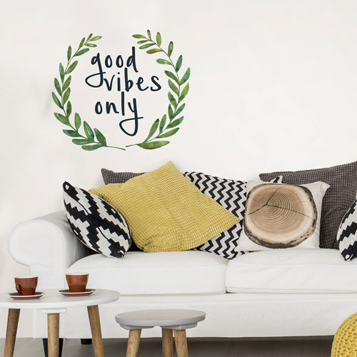Décoration murale avec phrase Good Vibes Only de WallPops - Vert