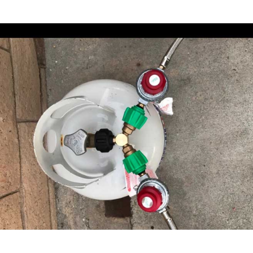 Répartiteur de propane de la zone des pièces de la grille avec clapets de retenue, adaptateur en T-shirt au propane à 2 voies