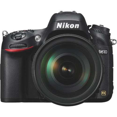 Appareil photo reflex numérique D610 de Nikon et objectif NIKKOR AF-S 24-85&nbsp;mm ED VR - Boîte ouverte