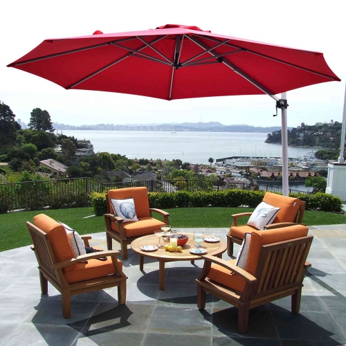 Parasol de patio en porte-à-faux décalé de 11 pi de Costway, rotation à 360 degrés, base inclinable en aluminium rouge