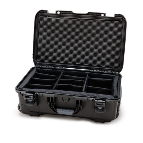 Bagage de cabine rigide étanche 935 de Nanuk avec roulettes et séparateur rembourré - Noir