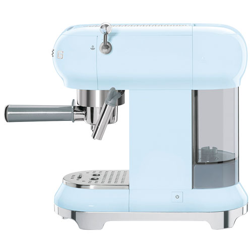 Machine à espresso manuelle de 15 bars de style années 50 de Smeg - Bleu pastel
