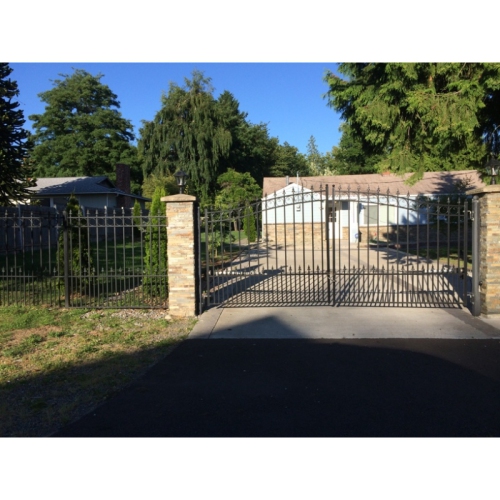 ALEKO® DG16PRAD Prague Style Dual Swing Steel Driveway Gate 16'