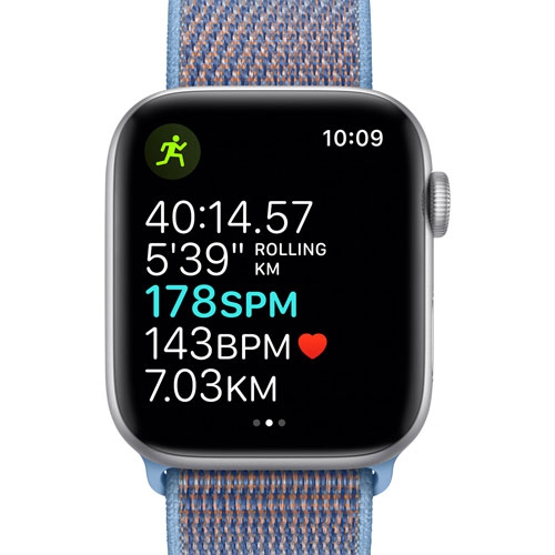 Apple Watch Series 4 (GPS) 44mm - Space Grey Aluminum Case with Black Sport Band - Certified Refurbished by APPLE - Refurbished condition - Image 4