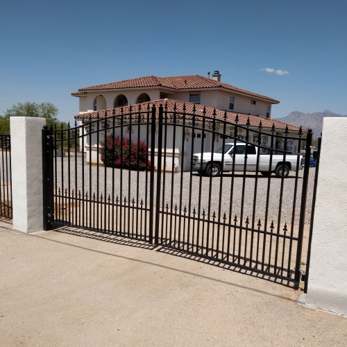 ALEKO DG18STPD St. Louis Style Iron Wrought Dual Driveway Gate 18'