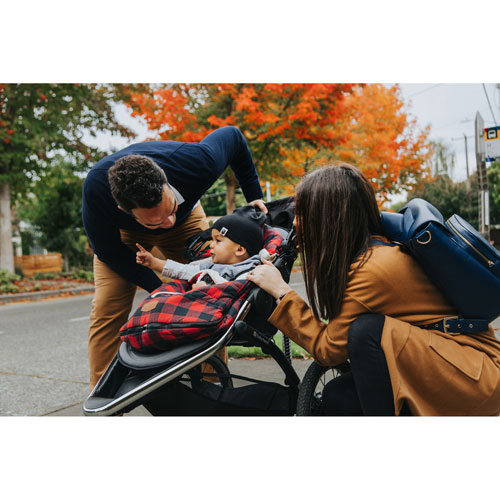 Couverture de siège d'auto pour bébé Urban Infant Bundleme de JJ Cole - Carreaux