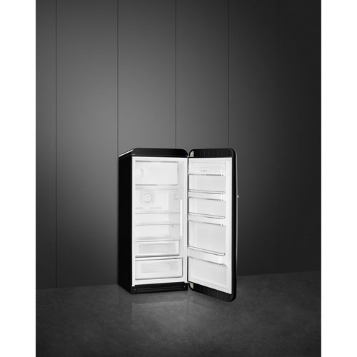 Réfrigérateur à une porte 9,2 pi³ 24 po de style années 50 de Smeg - Noir