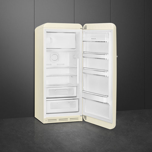 Réfrigérateur à une porte 9,2 pi³ 24 po de style années 50 de Smeg - Crème
