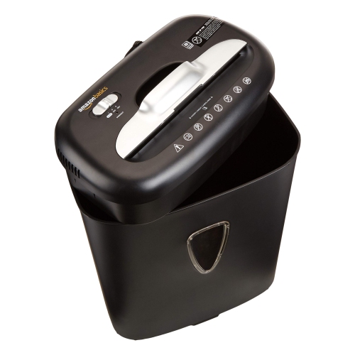 Déchiqueteuse à coupe croisée de 8 feuilles et carte de crédit d’AmazonBasics pour le bureau à domicile