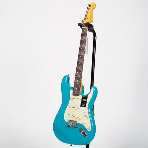 Stratocaster American Professional II de Fender - palissandre Miami Blue