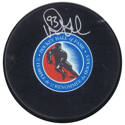 Frameworth Toronto Maple Leafs: Hockey Puck Signed By Doug Gilmour