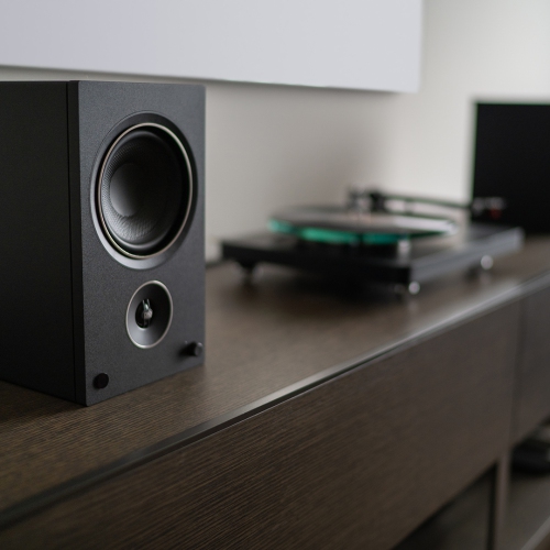 PSB Alpha AM3 Compact Powered Speakers - Pair